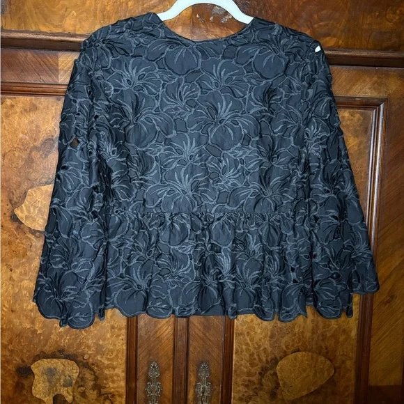 Tuckernuck- Sylvie Lace Top. Size S - Picture 5 of 9